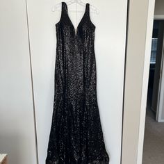 Morilee Low-Back Black Sequin Gown, Mermaid Shape Black Sequin Gown, Gown Mermaid, Mori Lee, Sequin Gown, Black Sequins, Sequin, Mermaid, Size 12, Prom Dresses