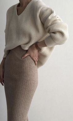 Minimalist Moda, Rok Outfit, Minimalistic Outfits, Skirt Diy, Beige Outfit, Outfit Trends, Winter Trends, Casual Winter Outfits