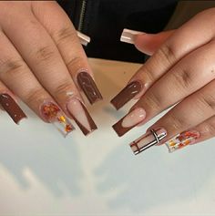 Fall Color Acrylics, November Nail Sets, Fall Nail Inspo Medium Length, Fall Acyrilics Nails Short, Thanksgiving Theme Nails, Fall Nail Designs With Leaves, Fall Square Acrylic Nails Medium, Orange And Brown Nails Fall, Nails For Thanksgiving Fall