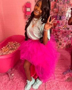 Birthday Outfits Sweet 16, Sweet 16 Outfit Ideas, Sneakerball Outfits Women, Sneakerball Party Outfits, 8th Grade Graduation Outfit Ideas, Outfit Ideas Shorts, 16 Outfits, 18th Birthday Outfit