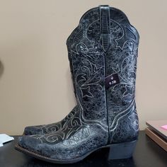 Nwt J.B. Dillon Heeled Cowgirl Boots In Genuine Goat. Has A Rustic Look. Size Women's 9.5b Heeled Cowgirl Boots, Leather Cowgirl Boots, Leather Western Boots, Western Boots Women, Square Toe Boots, Leather Cowboy Boots, Cowboy Boots Women, Western Leather, Vintage Boots