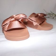 Size 7 Report Gladys Slide On Sandals. Light Pink/Blush Color. Fabric Bow On The Top Of Each Sandal. All Man-Made Materials. Condition Is New Without Tags Or Box. A Feminine And Stylish Summer Shoe! Ready To Ship! Summer Blush Sandals For Beach, Blush Round Toe Sandals For Summer, Blush Round Toe Summer Sandals, Light Pink Blush, Summer Shoe, Fabric Bows, Pink Blush, Color Fabric, Slide On