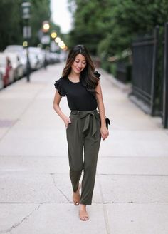 What To Wear If You Are 35 Year Old Woman 2020 Trendy Outfits For Women, Spring Business Casual Outfits, Summer Outfits Women 30s, Spring Business Casual, Style Inspiration Classy, Casual Outfits For Women, Classy Summer Outfits, Clothes For Women Over 50, Business Casual Outfits For Women