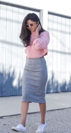 Mid Pencil Skirt Outfits, Office Sweater Outfits Women, Winter Skirt Outfit Casual, Black Tennis Shoes Work Outfit, Mid Skirt Outfits Winter, Casual Pencil Skirt Outfits, Office Outfits With Sneakers, Grey Skirt Outfit, Work Outfits With Sneakers