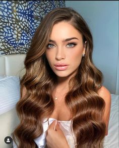 Wavy Bridal Hair, Fashion Outfits Dresses, Glam Waves, Vintage Wedding Hair, Simple Wedding Hairstyles, Outfits Dresses, Wedding Makeup Looks