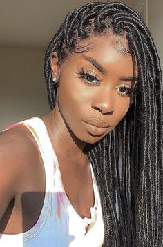 Knotless Locs, Hair Styles New, Short Knotless, Thick Hair Problems, Fashion Hair Styles, New Hair Styles, Hair Styles Ideas