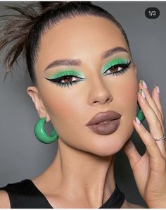 Makeup Verde, Minimal Makeup Routine, Green Eye Makeup, Maquillage On Fleek, Eye Makeup Images, Date Makeup, Green Eye