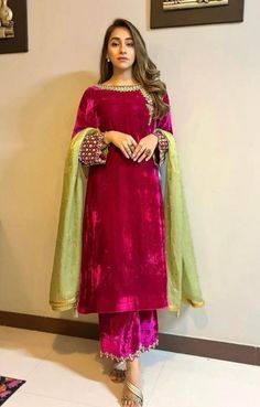 Velvet Suits Colour Combination, Welwet Dress, Crochet Butterfly Patterns, Shadi Pic, Cool Crochet Patterns, Suit Poses, Basic Quotes, Indian Fits, Velvet Suit Design