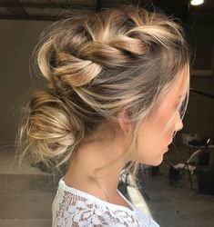 Ultimate wedding hair styles - TANIA MARAS | bespoke wedding headpieces + wedding veils Wedding Hair Trends, Messy Wedding Hair, Plaits Hairstyles, Long Blonde Hair, Hairstyles Haircuts