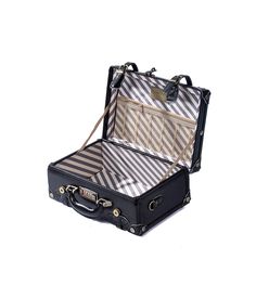 Inspired by the greatest period of traveling, the roaring 1920s, Cotrunkage’s handcrafted minimalism vintage luggage set features a dense wrap-around microfiber leather body that is complemented by heavy-duty corned stitching for maximum protection. The soft leather handle is plush to the touch and wears handsomely over time as the bronze TSA locks lighten with every adventure. We’ve also woven art print lining across the entire bag for a touch of detail and chic flair to sharpen your look. So p Classic Rectangular Cases For Overnight Trips, Roaring 1920s, Woven Art, Vintage Luggage, Cocoa Brown, Train Case, Green Pearls, Box Hand, Caramel Brown