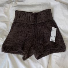 High Waisted Cozy Short Bottoms For Fall, Cozy Fitted Short Length Bottoms, Casual Brown Winter Shorts, Cozy Fall Shorts, Stretch Shorts From Urban Outfitters, Urban Outfitters Stretch Shorts, Cozy Short Bottoms For Winter, Fuzzy Shorts, Urban Outfitters Shorts