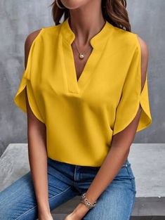 Buscar Blusas | SHEIN USA Blouse Casual Fashion, Stylish Work Outfits, Designs For Dresses, Women Blouses, Yellow Fashion, Shoulder Shirts, African Fashion Dresses, Ladies Tops Fashion, African Fashion