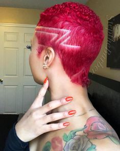 Short Hairstyles With Highlights, Haircut For Women Over 50, Pixie Haircut For Women, Hairstyles With Highlights, Layered Pixie Cut, Haircut For Women