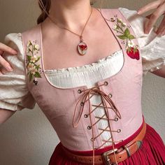 Ren Faire Outfits Cottagecore, Hobbitcore Accessories, Corset Outfit Cottagecore, Pink Ren Faire Outfit, Cottagecore Bodice, Renfaire Outfit Ideas, Ren Fair Outfits, Corset With Dress, Strawberry Corset