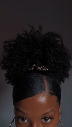 Twist Hairstyle, Cabello Afro Natural, Braids Styles, Girls Natural Hairstyles, Trendy Hairstyle, Easy Hairstyle, Hairdos For Curly Hair, Natural Curls Hairstyles