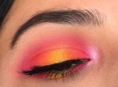 pink and yellow Pink And Yellow Eyeshadow, Yellow Eyeshadow, Eyeshadow For Blue Eyes, Pink Eye Makeup, Pink Eye, Pinterest Makeup, Unique Makeup, Makeup Stuff