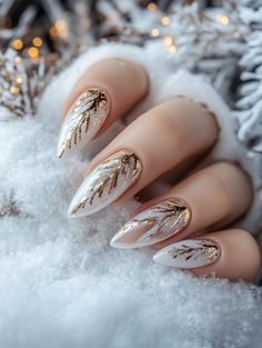 Winter Frost Nails, Frosty Christmas Nails, Christmas 2024 Nail Trends, Nails Holiday Christmas, Christmas Nail Art Designs Snowflakes, Cold Nails Winter, Winter Wedding Nails For Bride, Christmas Birthday Nails, Nails Winter 2024