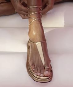 Footwear Photoshoot, Sandals 2023, Summer Shoes Sandals, Shoes 2022, Cute Shoes Heels, Tamara Mellon, Nude Sandals, Shoe Inspo