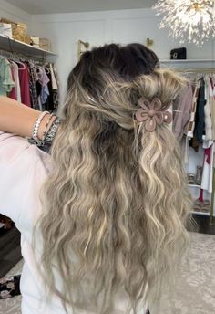 Office Hair, Hair Pic, Trendy Braids, Romantic Waves, Desired Face, Western Hair, Clip Hairstyle, Elegant Updos