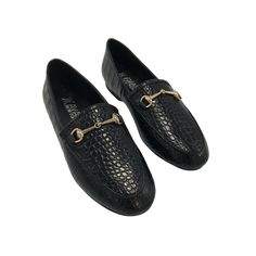 The timeless loafer in high-quality crocodile print leather, detailed with a horse-bit buckle at the vamp. The padded insole and arch support provides comfort for everyday wear. Loafer Style, Bit Loafers, Crocodile Print, Horse Bits, Croc Leather, Loafers Style, Mule Flat, The Vamps, Printed Leather