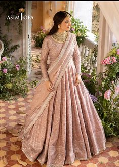 Brown Anarkali Dress, Gowns For Engagement Indian, Barat Dress, Simple Frock, Best Indian Wedding Dresses, Indian Engagement, Simple Frock Design, Saree Wearing Styles