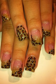 Glitter Leopard Nails, Nails Y2k Short, Nail Designs Leopard, Nails Cheetah, Nails Charms, Cheetah Nail Designs, Cheetah Print Nails, Cheetah Nails, Punk Nails