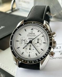 Omega Speedmaster Apollo 13 Silver Snoopy Award 42mm Unworn... for $60,000 for sale from a Trusted Seller on Chrono24 Omega Speedmaster Snoopy, Omega Snoopy, Phil Jackson, Apollo 13, Stylish Watches Men, Omega Speedmaster Moonwatch, Wristwatch Fashion, Mens Fashion Watches, Best Watches For Men