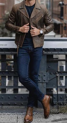 Mens Boots Fashion Outfits, Cool Jackets For Men, Dr Martens Outfit, Mens Fashion Casual Winter, Stylish Men Casual, Karl Urban, Hipster Man, Mens Boots Fashion, Leather Jacket Outfits