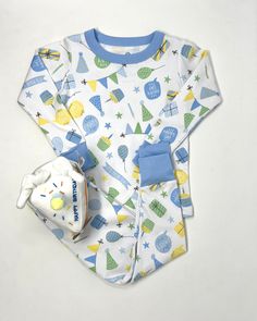 Celebrate in style with our Happy Birthday pajamas, made from soft cotton for ultimate comfort. With its timeless light blue design, your toddler will have a birthday to remember. Be sure to size up for the perfect fit. Birthday Pajamas, Long Pajamas, Beatriz Ball, Lounge Pajamas, End Of Season Sale, Time To Celebrate, Kids Pajamas, Blue Design, Kids Sleepwear