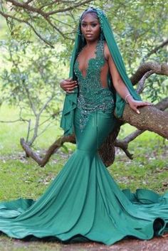 Best Formal Dresses, Sweep Train Prom Dress, Prom Dress Inspo, Elegant Evening Dress, Gorgeous Prom Dresses, Green Prom, Prom Girl Dresses, Senior Prom Dresses, Mermaid Evening Gown