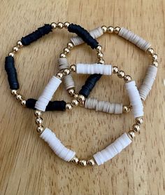 Christian Heishi Bracelets, Clay Bead Bracelet Ideas Neutral, Clay Bead Bracelets Ideas, Heishi Bracelet Ideas, Neutral Bracelets, Heishi Bead Bracelet, قلادات متدلية