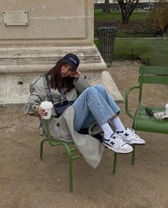 2023 Street Style Summer, Balance Moodboard, Outfit Inspo New Balance, Balance Outfit, Comunity Manager, Urban Ideas, Coffee Date Outfits, Sneaker New Balance