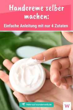 Eine selbst gemachte Handcreme macht trockene Haut wieder zart und geschmeidig. Das Beste: Du bestimmst selbst, welche Inhaltsstoffe hinein kommen und mischt dir so deine ganz persönliche, natürliche Handpflege! #handcreme #trockenehände #pflege #dixkosmetik Hand Scrub, Cooking Chef, Doterra, Better Life, Health Food