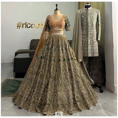 Pink Bridal Lehenga, Heavy Lehenga, Latest Bridal Blouse Designs, Simple Casual Outfits, Dresses Traditional, Blue Ball Gowns, Latest Bridal Dresses