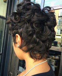 Sassy Hairstyles, Hair Colorful, Haute Hair, Short Hair Pixie Cuts, Shorter Hair, Short Sassy Hair, Pelo Afro, Pin Curls