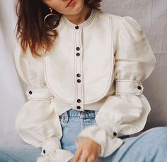 Fancy Shirt, Puff Sleeve Shirt, Top Shirt Women, Fashion Hacks Clothes, Casual Tops For Women, Vintage Clothes, White Blouse, Fashion Sewing, Fashion Details