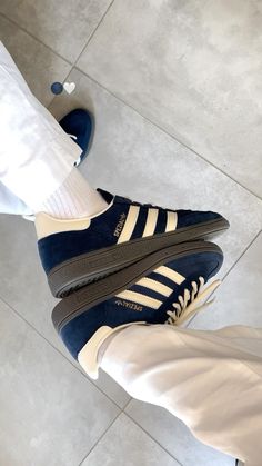 #adidas #spezial #matching Spezial Adidas Blue, Adidas Spezials, Photo Editing Vsco, Ribbon Laces, Adidas Spezial, Dream Style, Only Shoes, Outfits Men, Blue Aesthetic