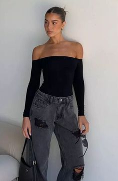 Lose My Mind Long Sleeve Bodysuit Black | White Fox Boutique US Body Suit Outfits, Bodysuit Black, School Looks, Looks Street Style, Outfit Inspo Fall, Lose My Mind, Looks Style, Mode Inspiration, Winter Fashion Outfits