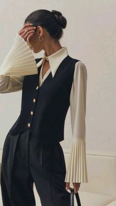 Rich Fashion Aesthetic, Banker Outfits, Corporate Outfits For Women, Corporate Attire Women, Knitted Waistcoat, Skater Outfits, Rich Fashion, Corporate Attire, Corporate Outfits