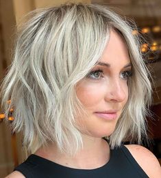 Haircuts 2022, Shaggy Bob Hairstyles, Shaggy Bob Haircut, Κούρεμα Bob, Square Face Hairstyles, Layered Bob Short, Medium Layered Hair, Choppy Bob