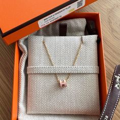 Brand New In Box Purchased From Boutique. Please Check My Reviews To Know That I Only Sell Authentic Items. Please No Lowballers! Hermes Necklace Pink, Luxury Jewellery Packaging, Future Accessories, Hermes Necklace, Hook Necklace, Hermes Jewelry, Box Roses, Pop Socket, Jewelry Essentials