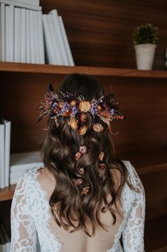 Dried flower comb /boho flower crown / bridal hairpiece designed by ELCRAFTNART  Halloween brunt orange black wedding hair comb.  *Follow us on Instagram for exclusive deals and discount.  IG: www.instagram.com/elcraftsnarts --------------------------------------------------------------- III NOTE FOR DRIED FLORAL PRODUCT III When our dried flower products are on the way to you, it could lose volume and fluffiness in the box. Gently loosen the dried flowers with your fingers to revitalize their original volume. There will be falling stems during shipment, so it's normal if you see fallen stems in the box, but in general they should hold up well. Every bouquet is handmade to order, please order 2 months before your wedding. During the wedding peak seasons, please allow a month for your produ Black Wedding Hairstyles, Boho Flower Crown, Bridal Hairpiece, Floral Comb, Crown Flower, Flower Comb, Flower Crown Wedding, Tiara Crown, Halloween Orange