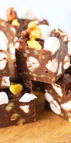 Treat yourself to the ultimate sweet indulgence with this Rocky Road Fudge recipe! Combining smooth, melt-in-your-mouth chocolate with crunchy nuts and soft marshmallows, this dessert is a perfect blend of textures and flavors. Whether you're making it for a special occasion or just because, this easy recipe will quickly become a go-to favorite. Perfect for gifting or sharing, this fudgy delight is sure to impress with every bite! Rocky Road Fudge Recipe, Easy Rocky Road, Rocky Road Chocolate, Rocky Road Fudge, Fudge Recipes Chocolate, Breakfast Appetizers