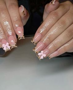 Nails Vacay, Valentines Nails French, Nail Inspo Hello Kitty, Duck Nails Short, French Tip Nails Pink, Azul Nails, Nails Sanrio, Nails Freestyle, Nails Airbrush