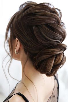 Elegant Bun For A Special Event Brown #bun #chignonbun #updo ❤ Chignon bun hairstyles are experiencing a major comeback this season. Catch some inspo in our gallery – we have many ideas how to rock a chignon. ❤ #lovehairstyles #hair #hairstyles #haircuts Sanggul Cepol, Messy Hair Updo, Bridesmaid Updo, Elegant Updos, Romantic Wedding Hair, Bridal Hair Updo, Elegant Wedding Hair, Bridesmaid Hair Updo, Low Bun