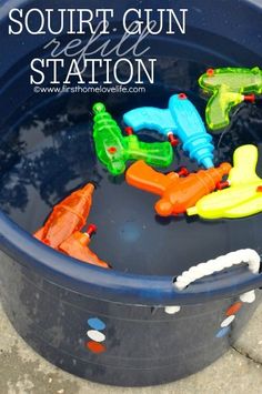 Get ready for the Fourth of July by creating a Squirt Gun Station for the kids to cool down! #frogtape #shapetape #ad Water Blob, Splash Party, Fest Temaer, Summer Bash, Summer Birthday Party, Beach Birthday, Summer Birthday, Bbq Party, Summer Bbq