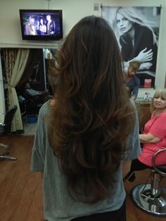 Brown Layered Long Hair, Romantic Haircut For Long Hair, Long Hair W Layers, Waist Length Hair With Layers, Extra Long Layered Hair, Dream Hair Long, Wavy Hair Long Layers, Long Hairstyles Simple