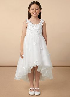 Your flower girl will look pretty like a princess in Ceres, our floral tulle Ball-Gown dress. She features a lace bodice and straps adorned with 3D flowers, a frilly tulle high-low skirt, and a beautiful matte satin bow at the back. Ivory Ball Gown, Lace High Low Dress, Flower Girl Dresses Blue, Blue Ball Gowns, Ivory Flower Girl Dresses, Tulle Flower Girl, Mother Wedding Dress, Flower Girl Dress Lace, Tulle Ball Gown