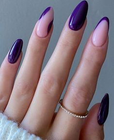 Quer aprender a fazer alongamento de unhas e faturar de R$ 7 a 12 mil por mês? clique no link e aprenda a fazer lindas unhas Nail Art Viola, Nail Organization, Dark Purple Nails, Hoco Nails, Purple Nail Art, French Tip Nail Designs, Purple Nail Designs