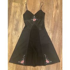 Nwot Vintage 1990's- Never Worn And In Perfect Condition!! (Make An Offer!!) Gorgeous Black Dress With Embroidered Flowers And Side Zipper. Retailed For $298!! Still Extremely In-Style, Would Be Adorable For A Night Out!! Extremely Rare- Open To Offers & Negotiation!! Dress With Embroidered Flowers, Gorgeous Black Dress, Betsey Johnson Dress, New York Dress, Betsey Johnson Dresses, York Dress, Love Clothing, Date Night Dresses, Betsy Johnson